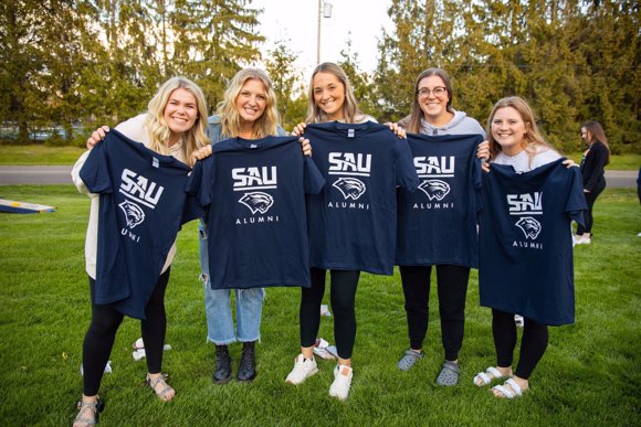 Senior's Holding T-Shirts