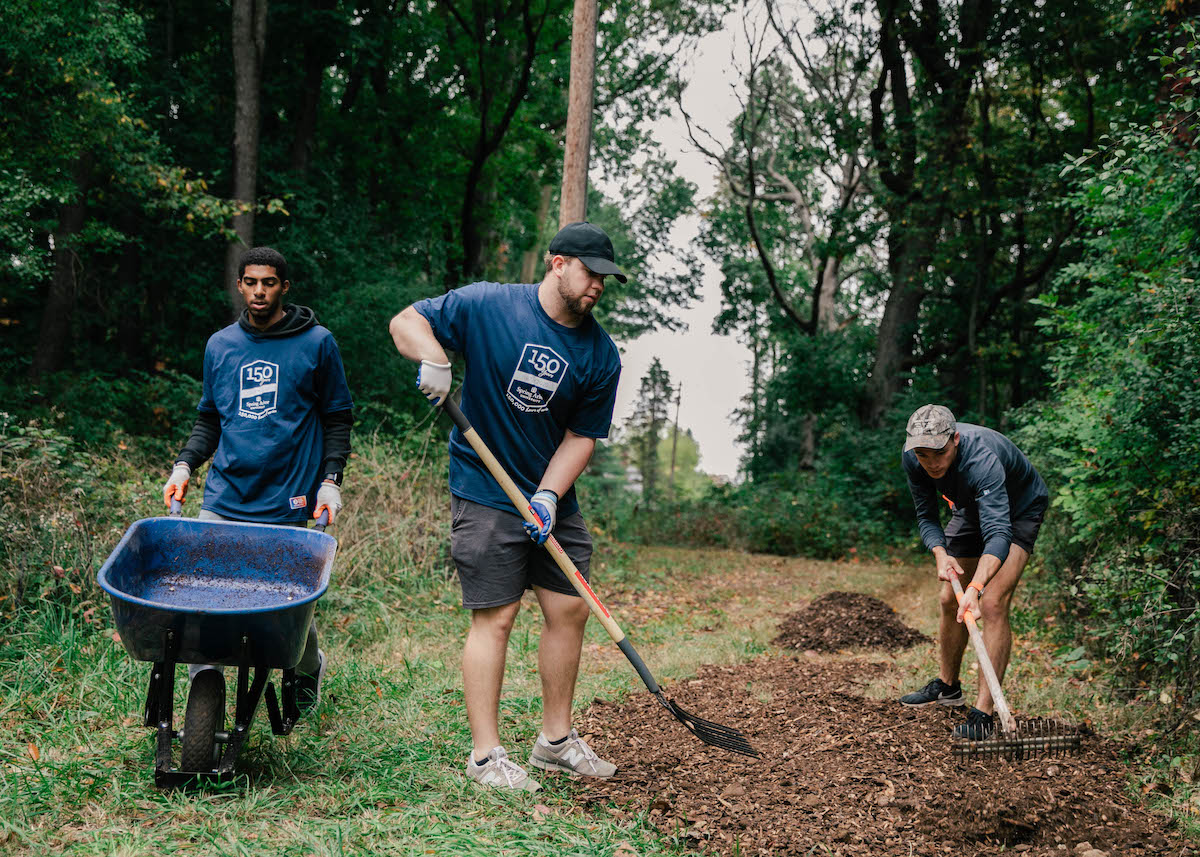 SAU students serving as part of SAU Serves.