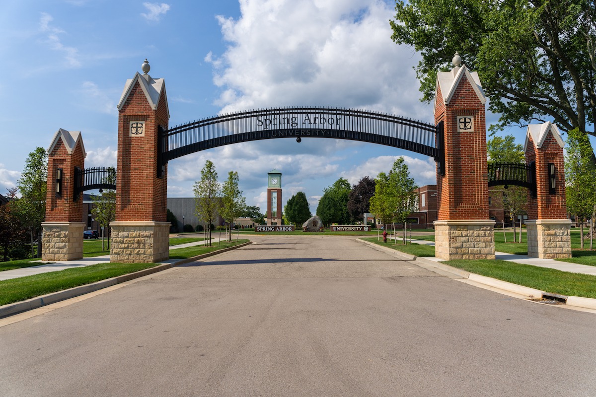 Front entrance of Spring Arbor University
